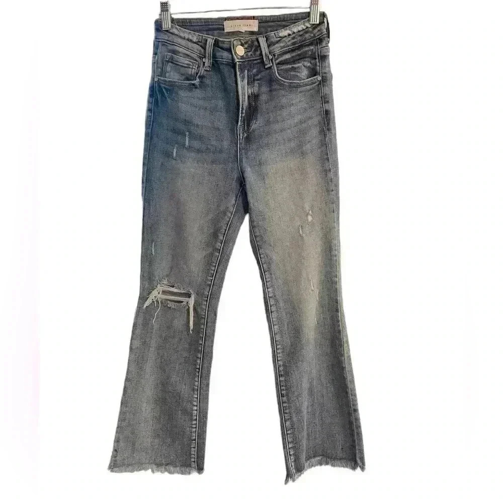 Risen Jeans size 1/25 distressed blue jeans ankle length. Gently used.